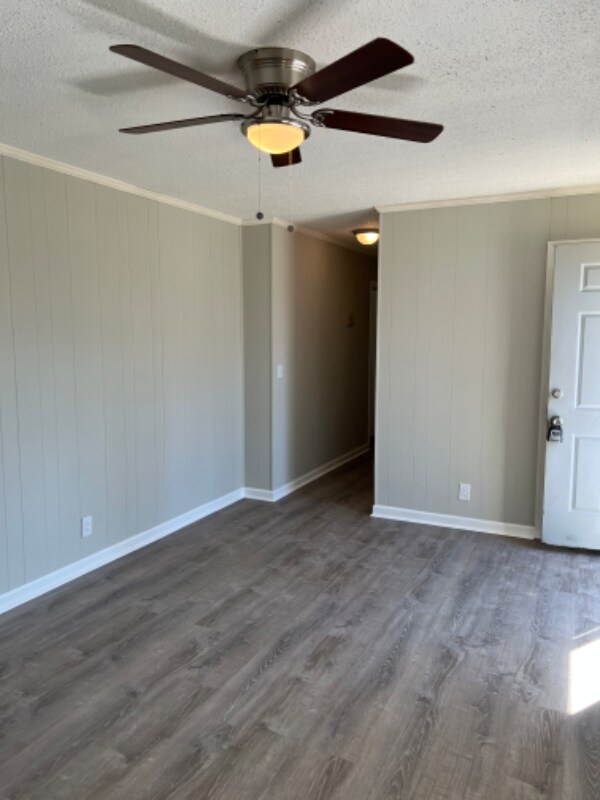 Building Photo - 1302 McAlpine Ave
