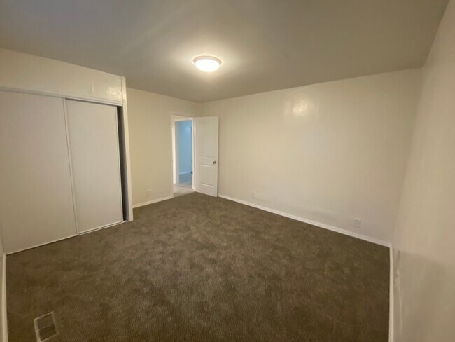 Building Photo - 9322 S 1300 W