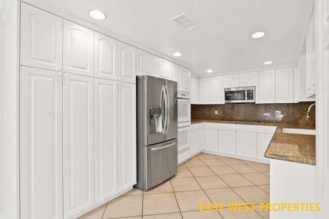 Building Photo - 18 Timbergate