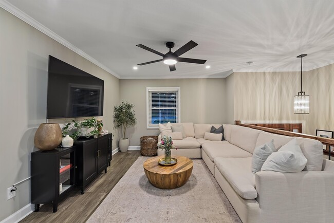 Building Photo - 112 Magnolia Cir