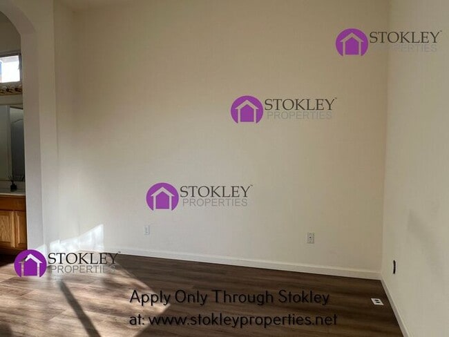 Building Photo - 2133 Bluerock Cir