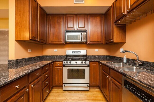 Building Photo - 2 bedroom in Chicago IL 60642
