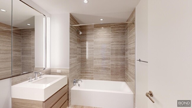 Building Photo - 635 W 59th St