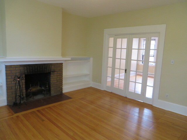 Building Photo - 583 Prospect Ave