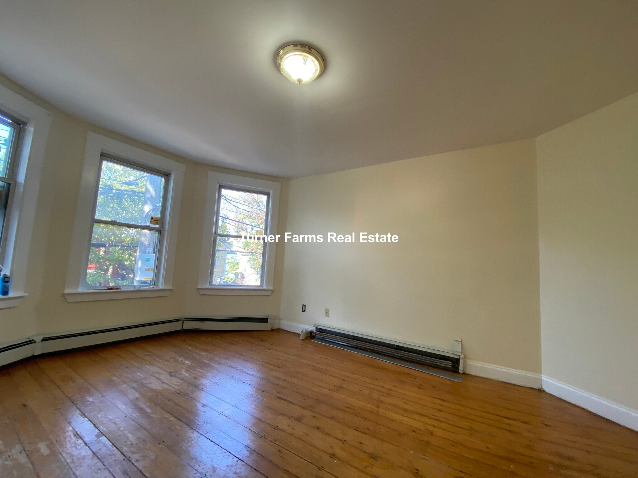 Building Photo - 65 Pleasant St