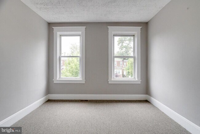 Building Photo - 2908 Oakley Ave