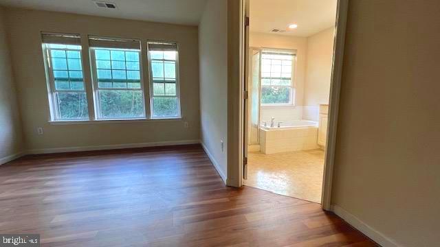 Building Photo - 7063 Oak Grove Way