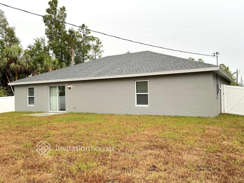 Building Photo - 23508 Cedarton Ave