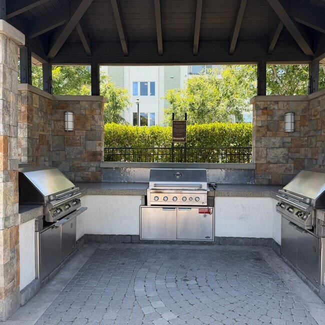 Building Photo - Beautiful  2Bd 2 Ba in Luxury Community