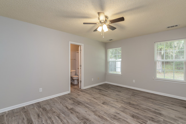 Building Photo - 87 Tiller Way