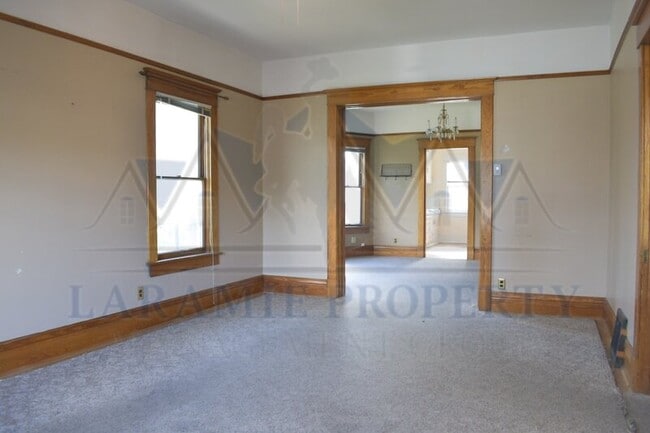 Building Photo - 358 N 5th St