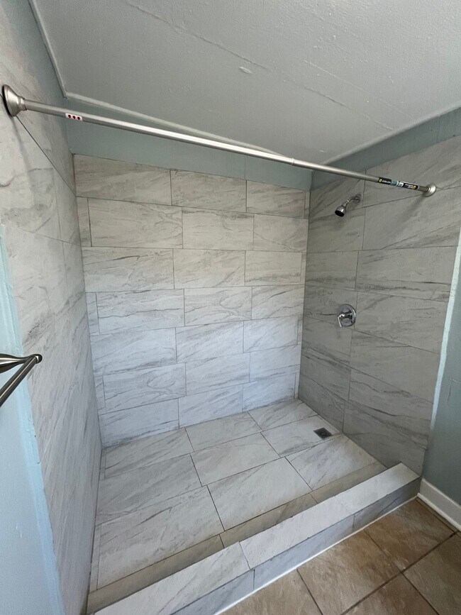 Building Photo - 1810 24th St