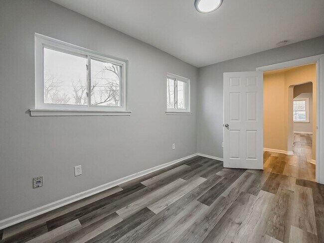 Building Photo - SECTION 8 ACCEPTED! Fresh Start in the Heart of Hazel Park – 3 Bedroom Charmer on Powell Ave