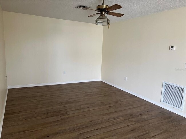 Building Photo - 214 Fernwood St