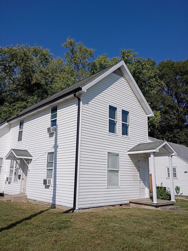 Primary Photo - 4124 S Landess St
