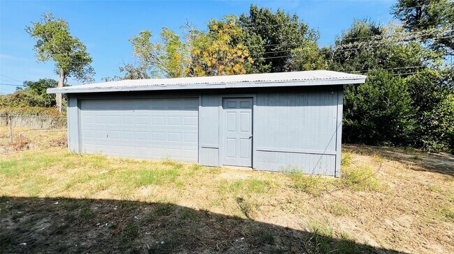 Building Photo - 706 Rockdale Rd