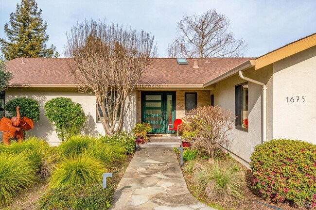 Building Photo - 1675 Sylvaner Ave