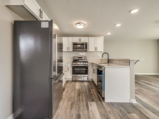 Building Photo - 3 bed / 2 bath home in great location!