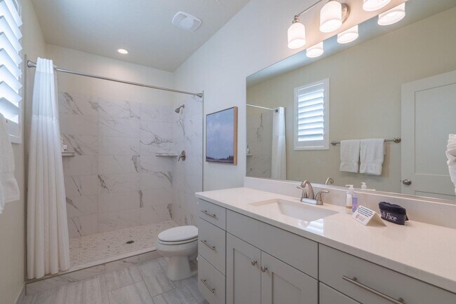 Building Photo - Flexible lease options! Spacious Townhome in Washington