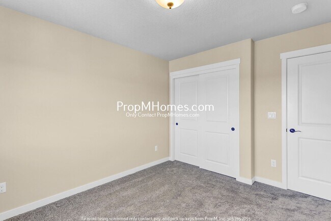 Building Photo - Three Level Home in Villebois - 4 Bedrooms!