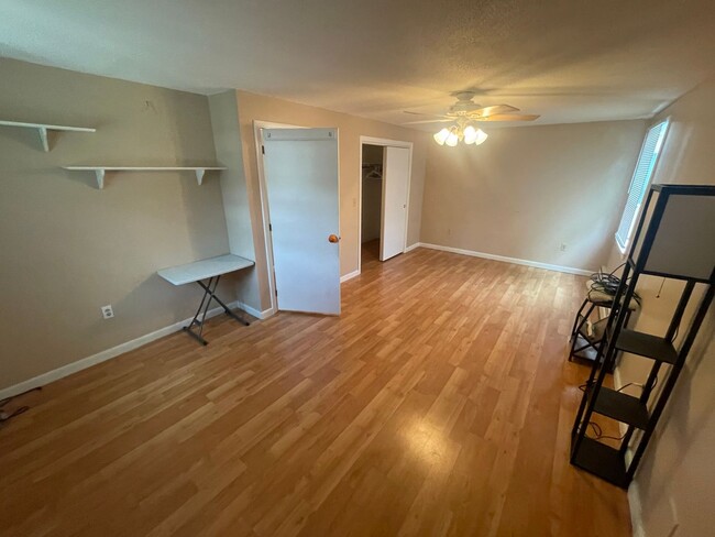 Building Photo - Single-Family Home in South Nashua