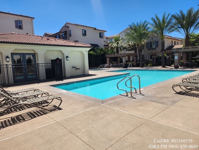 Building Photo - Upland 3 Bedroom Condo