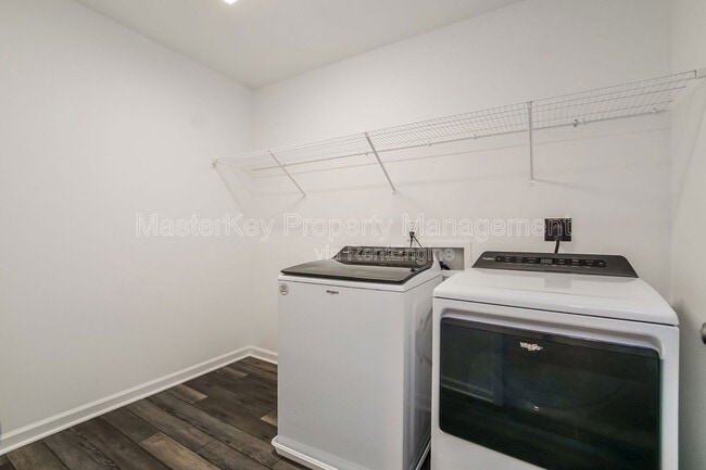 Building Photo - 124 Royal Star Way