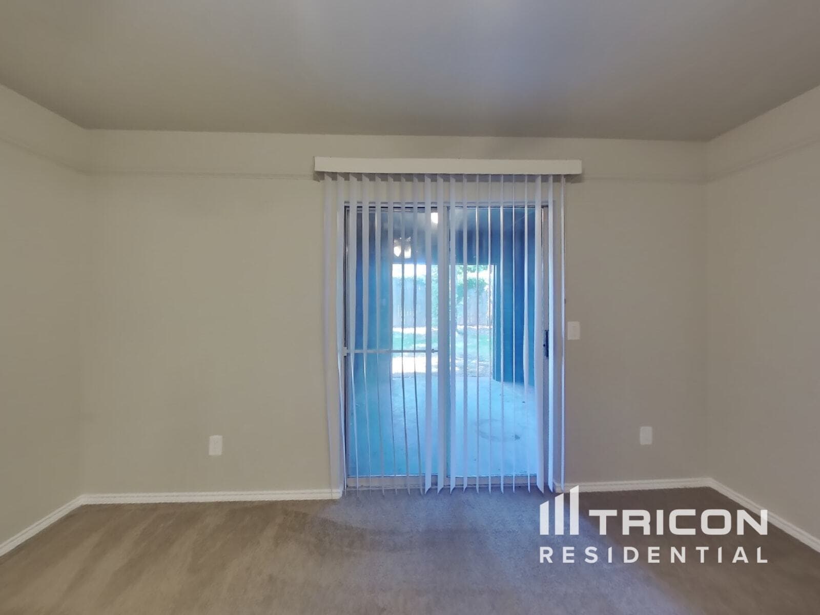 Building Photo - 335 Pin Oak Ln