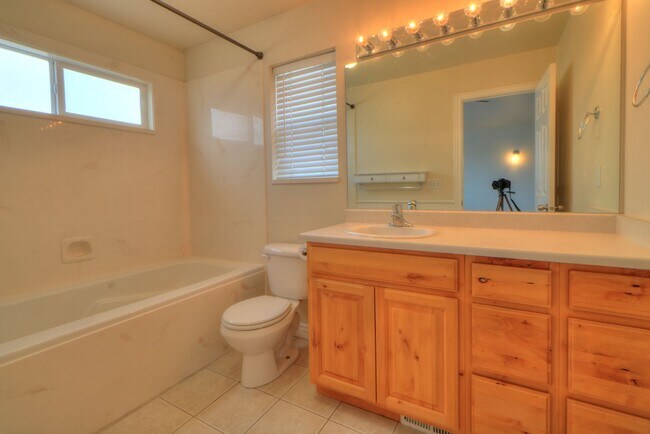 Building Photo - Corner lot with easy access to American Fork and Lehi