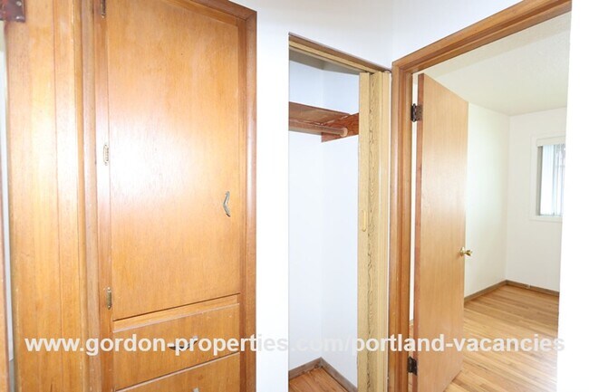 Building Photo - NE 65th Ave - North Tabor single level 1 bedroom apartment