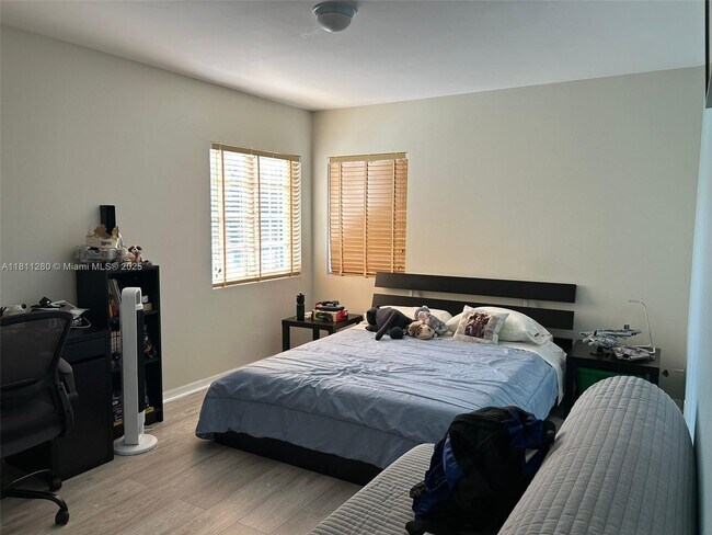 Building Photo - 2225 Salerno Cir