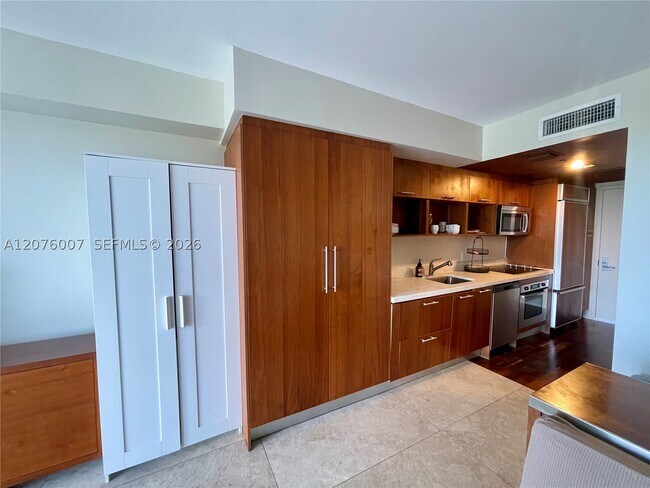 Building Photo - 50 Biscayne Blvd