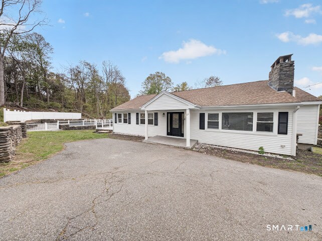 Building Photo - 20 Oakridge Rd