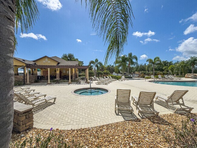Building Photo - 3 bedroom, 2 bathroom townhome in Sonesta ...