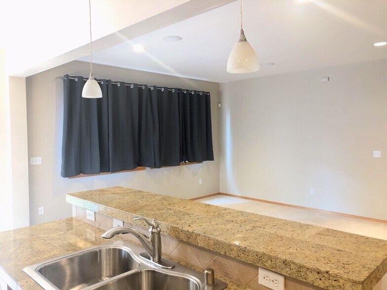 Building Photo - Stunning Harbor Home on a Prime Lot!