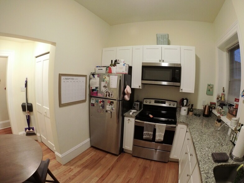 Building Photo - 1471 Beacon St