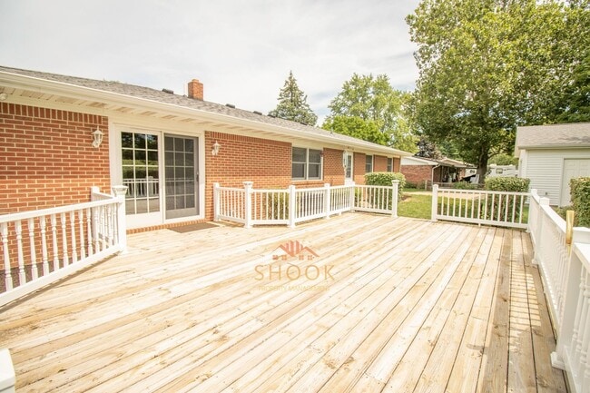 Building Photo - Cute 3 BR Ranch in Romney - 10 Minute Drive to Lafayette!