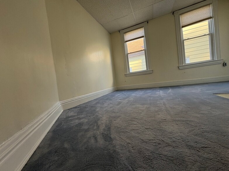 Building Photo - 27 Dilworth St