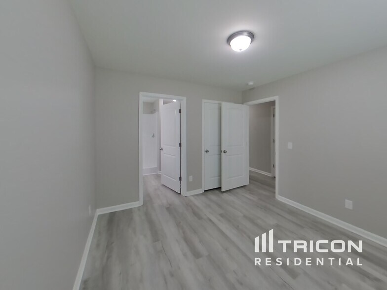 Building Photo - 308 Savannah Hills Dr