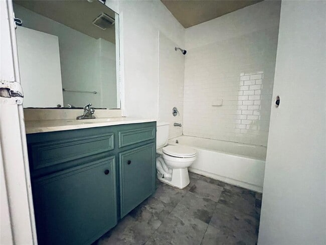 Building Photo - 7402 Geneva Dr