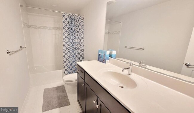 Building Photo - 14114 Dunlin St
