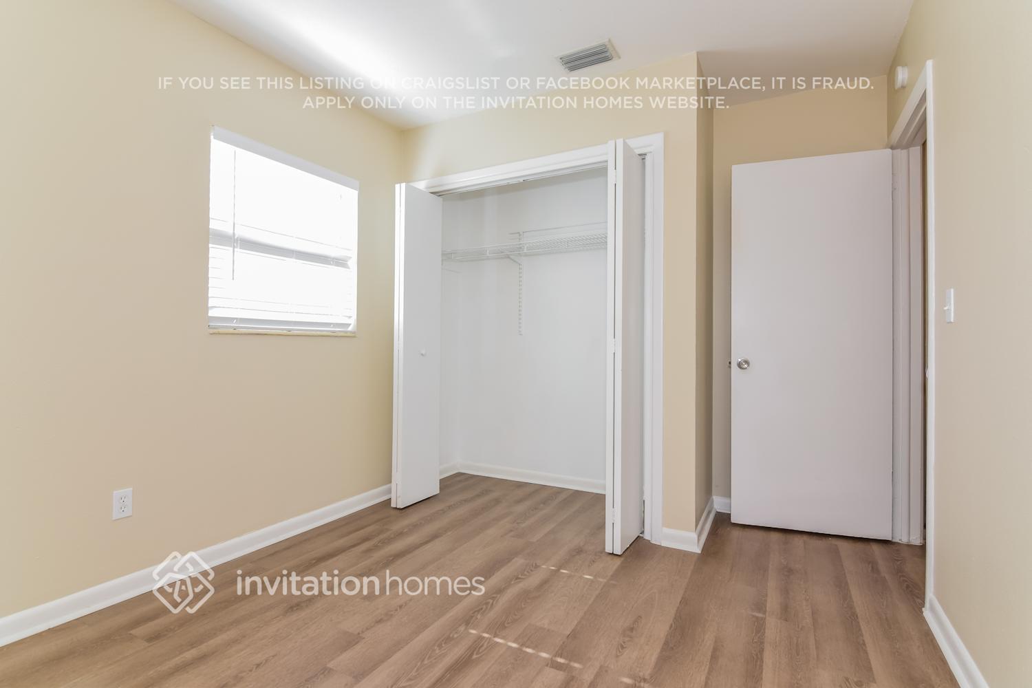 Building Photo - 511 Sutton Pl