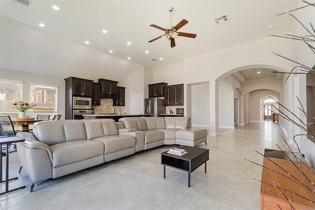 Building Photo - 3034 Hickory Springs Ln