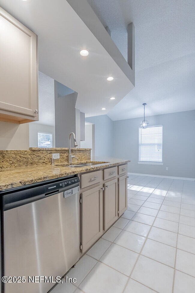 Building Photo - 326 Wildberry Ct