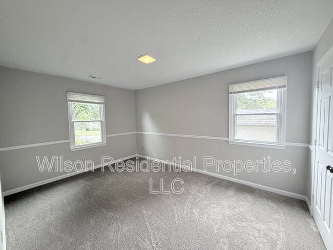 Building Photo - 3003 Amidon Dr