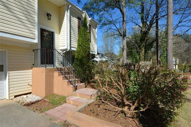 Building Photo - 115 Arborfield Way