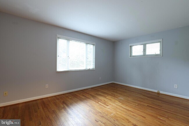 Building Photo - 9704 St Andrews Dr