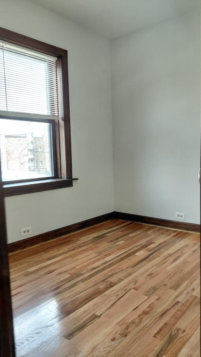 Building Photo - 4810 W Armitage Ave
