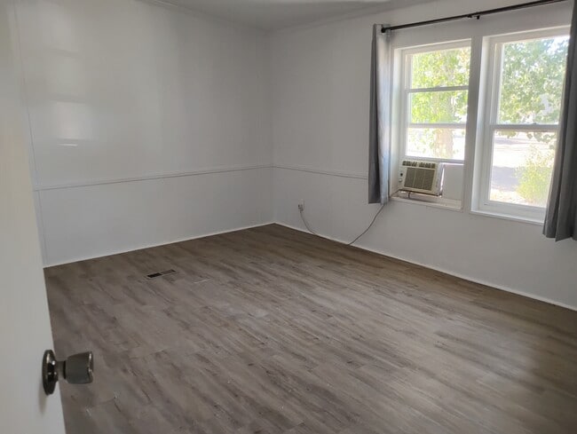 Building Photo - 610 Green River Blvd