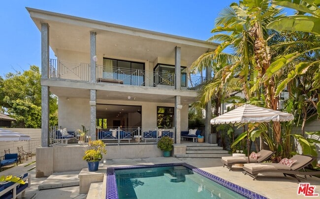 Building Photo - 1724 N Sierra Bonita Ave